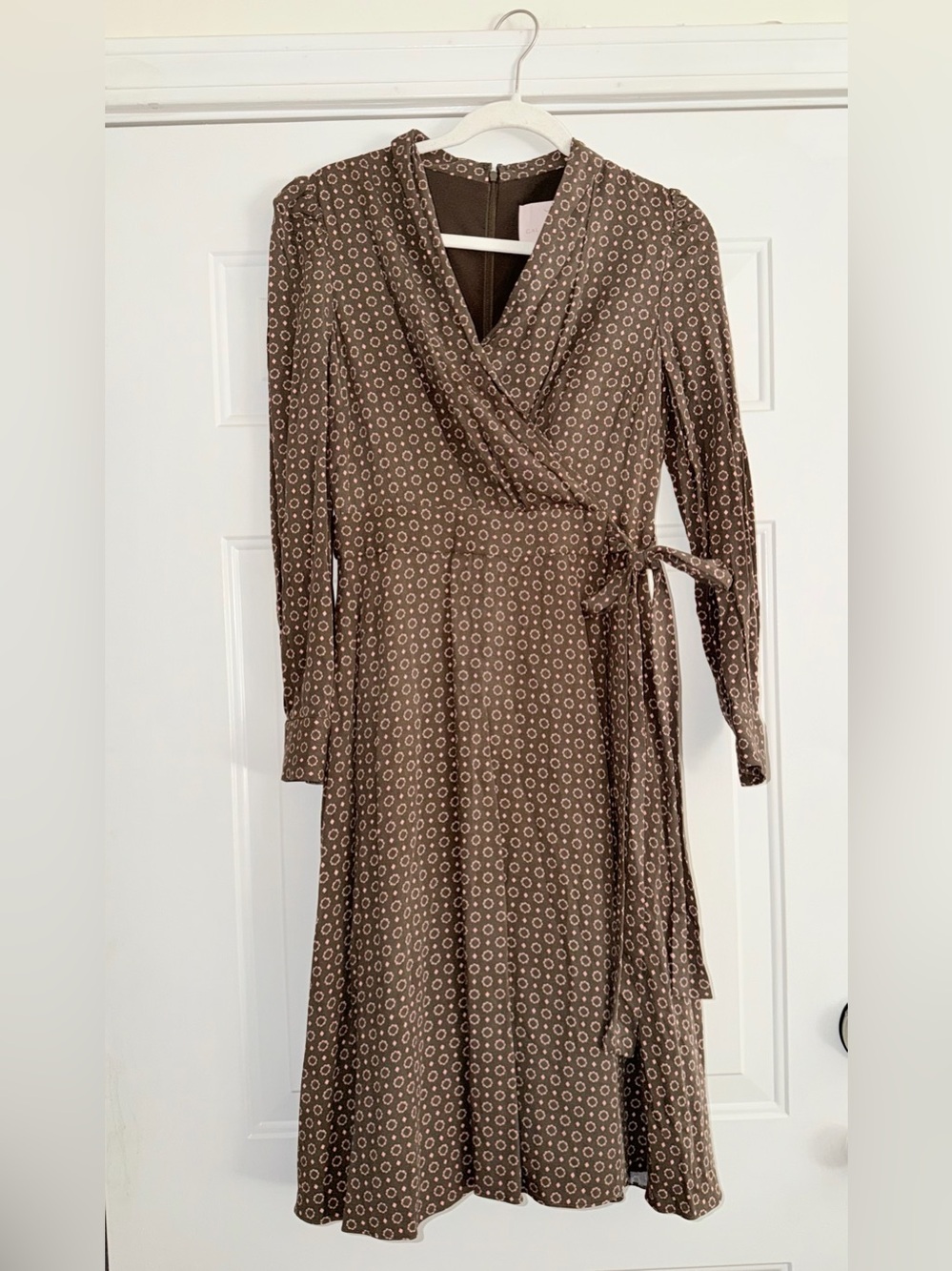 Gal Meets Glam Brown Midi Wrap Dress with Pink Dot Print. Sz 4